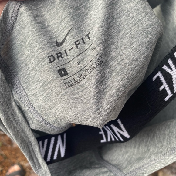 Nike grey workout top - Picture 8 of 8
